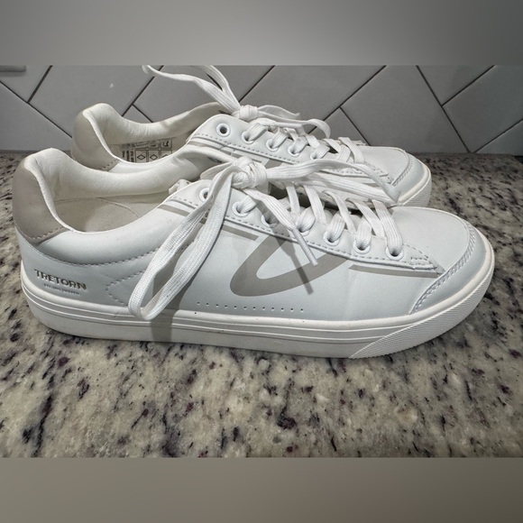 Tretorn Shoes - Tretorn White and Beige Sneakers size 9